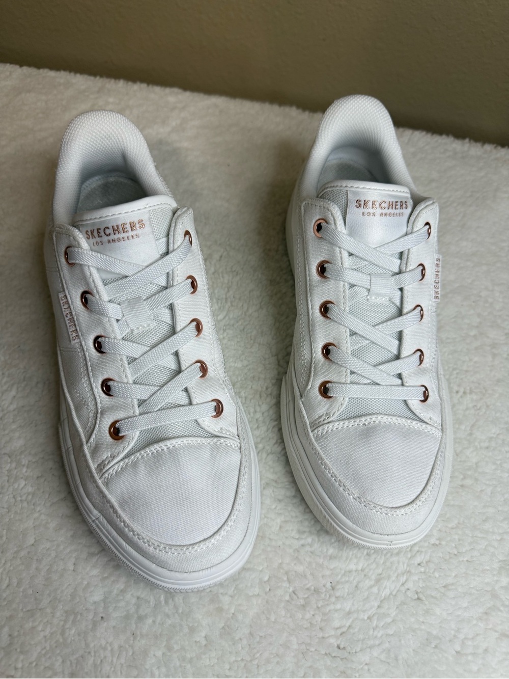 Skechers Slip Ins Women’s White Sneakers with Rose Gold Eyelets - Picture 4 of 8